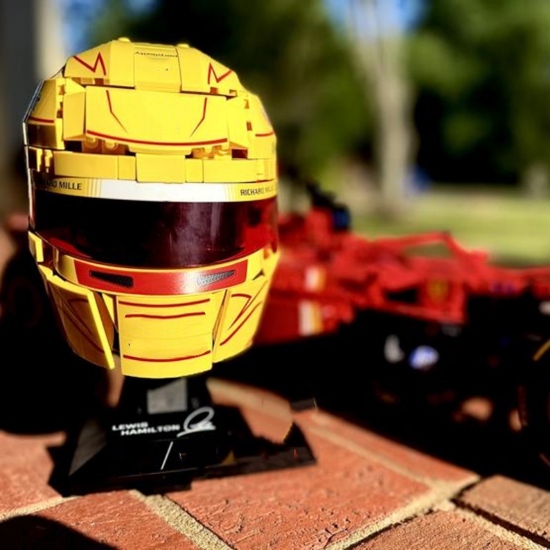 884pcs Bricks Moc Scuderia HP  - огляд і ціна Kids Toys John Lewis